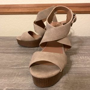 Indigo rd tan wedge size 9